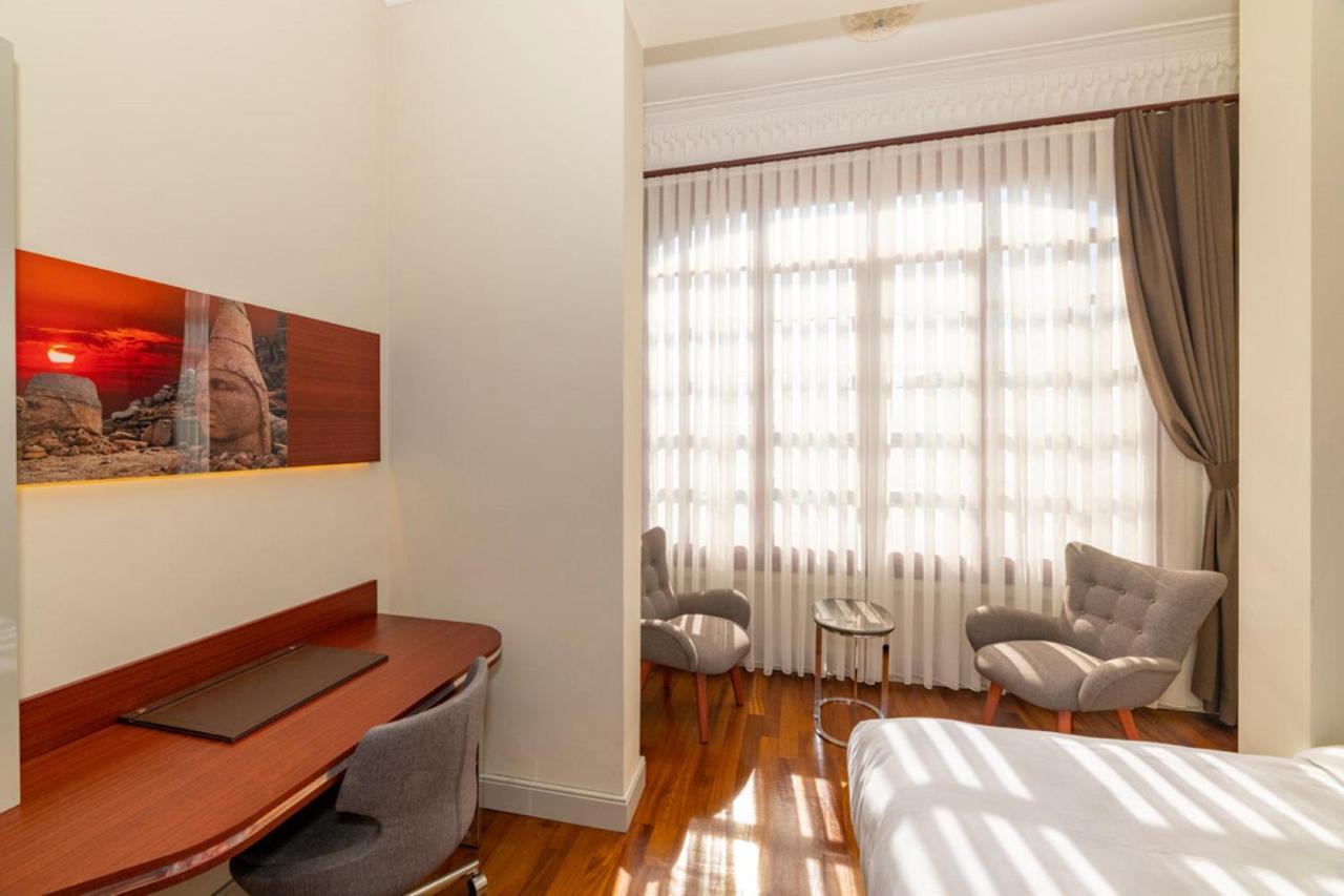 Blue Gilroy Hotel Istanbul Bagian luar foto