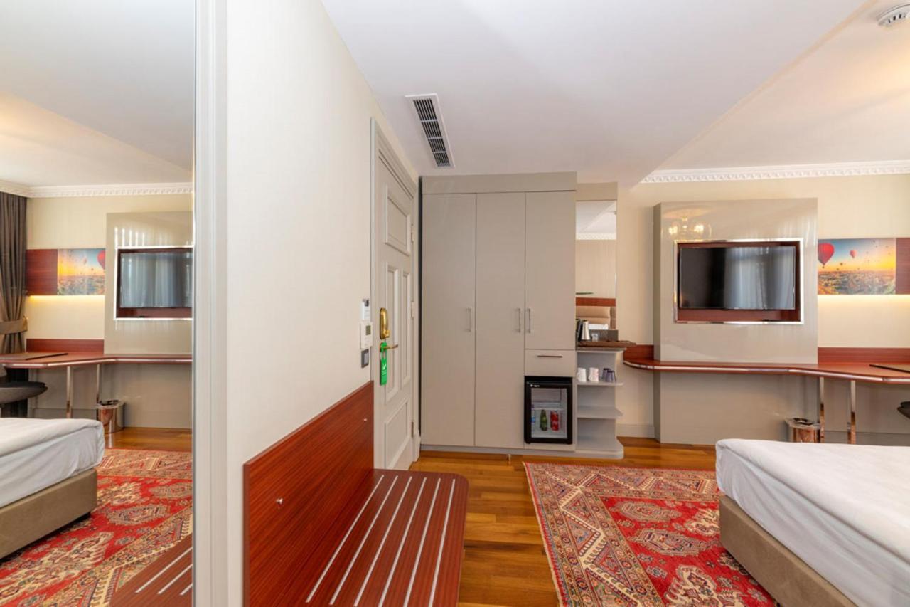 Blue Gilroy Hotel Istanbul Bagian luar foto