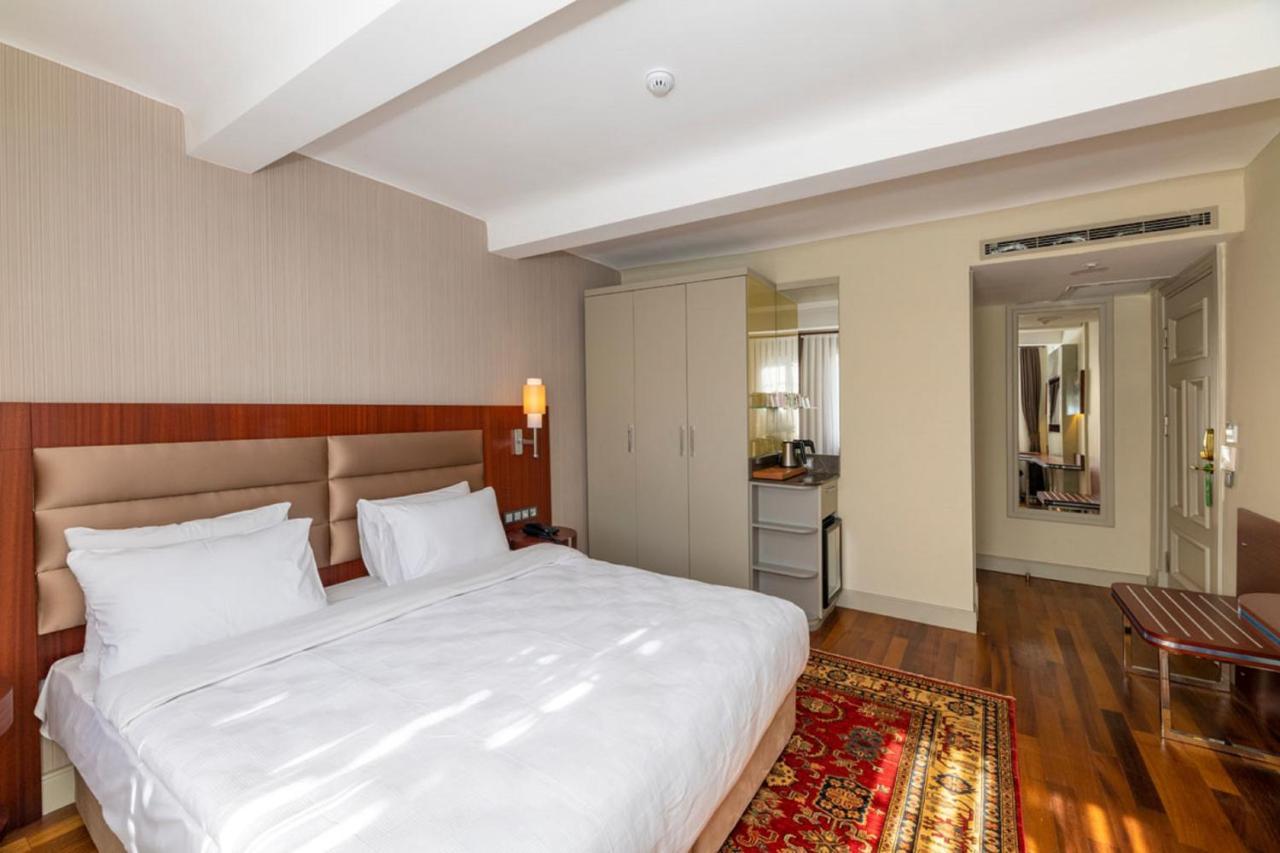 Blue Gilroy Hotel Istanbul Bagian luar foto